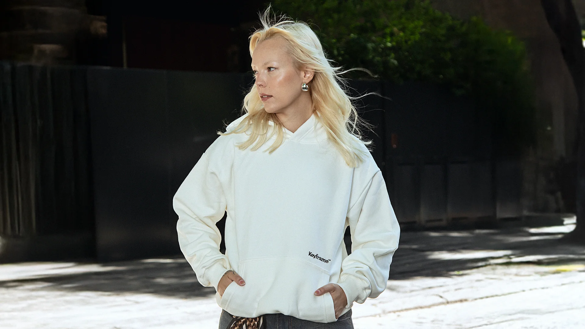 Remera Crop "Signature" S25