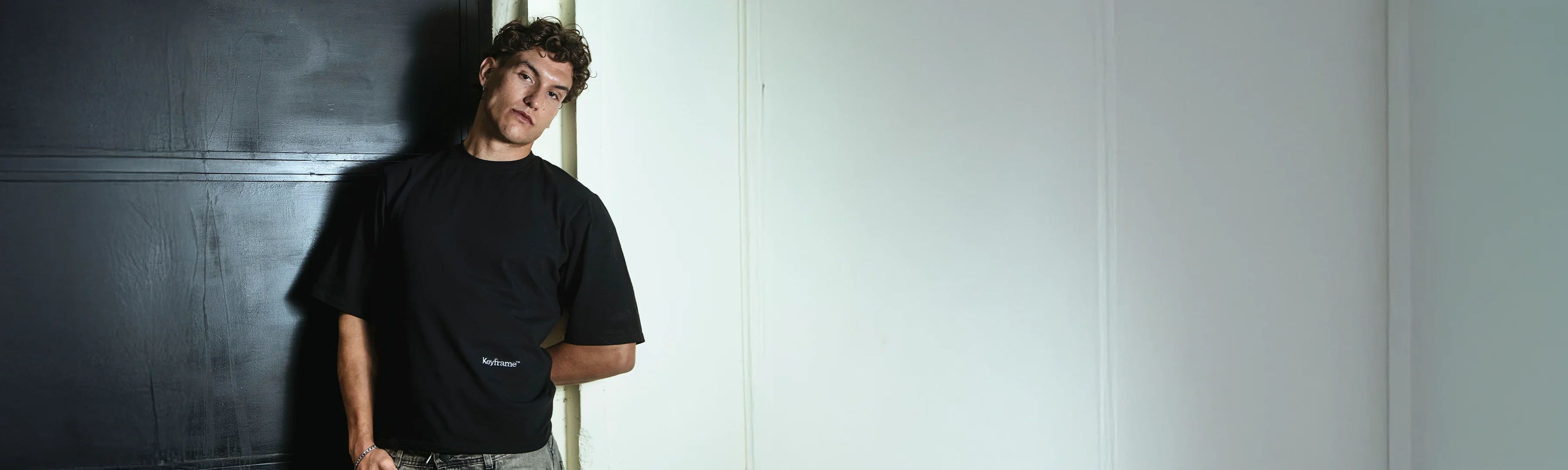 Remera Crop "Signature" S25